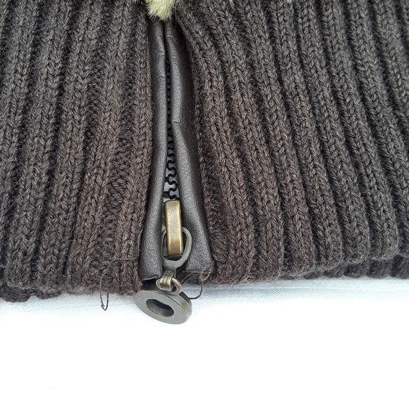 Essentials by Milano Faux fur vest - Picture 5 of 10